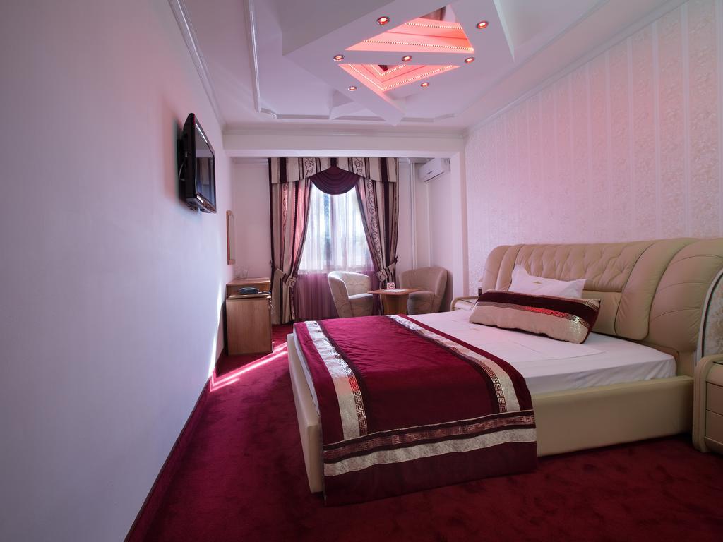 Zornica Hotel Kazanlŭk Exterior foto